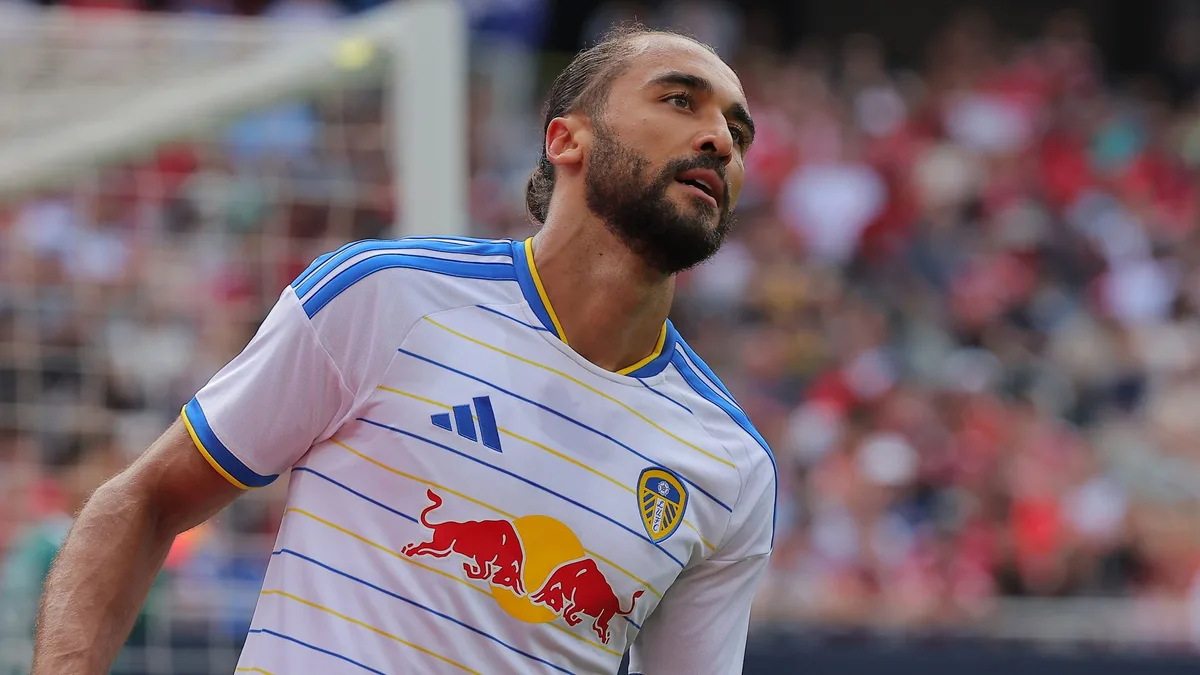 Three new Leeds signings start at Forest LIVE!