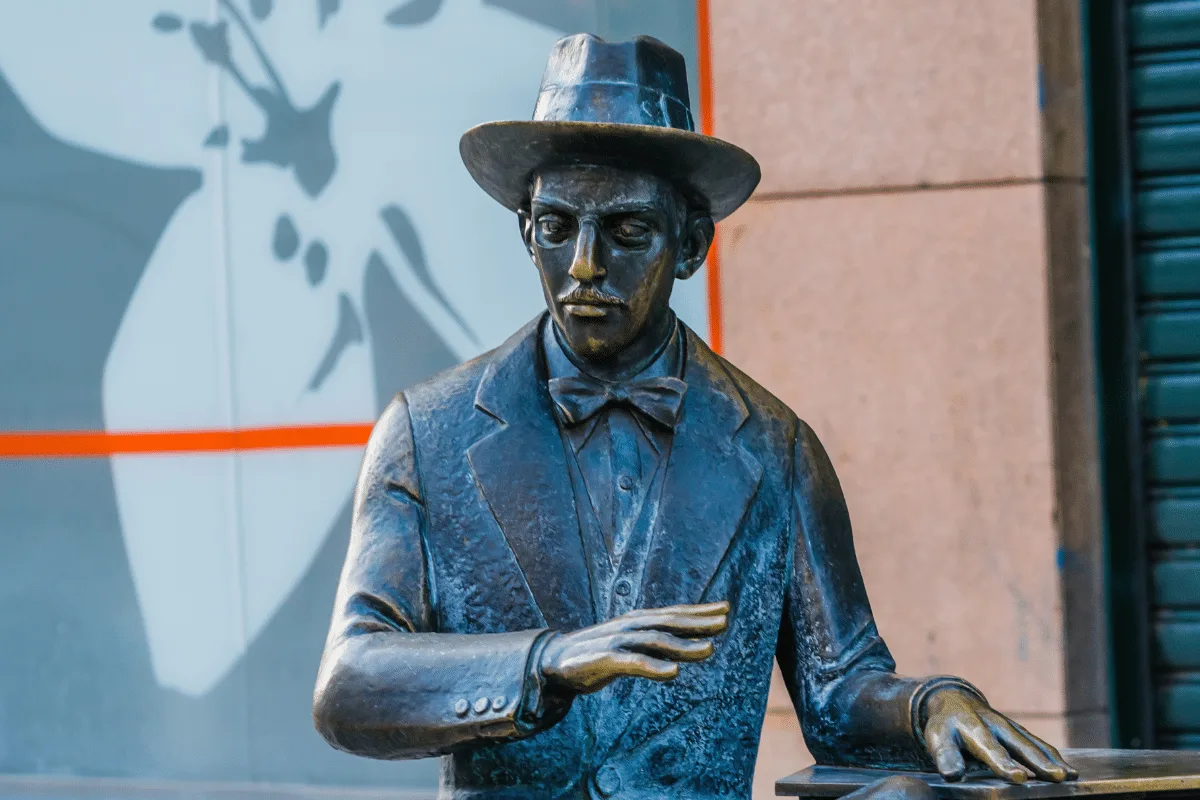 “Tudo vale a pena se a alma não é pequena”: o que Fernando Pessoa quis dizer?