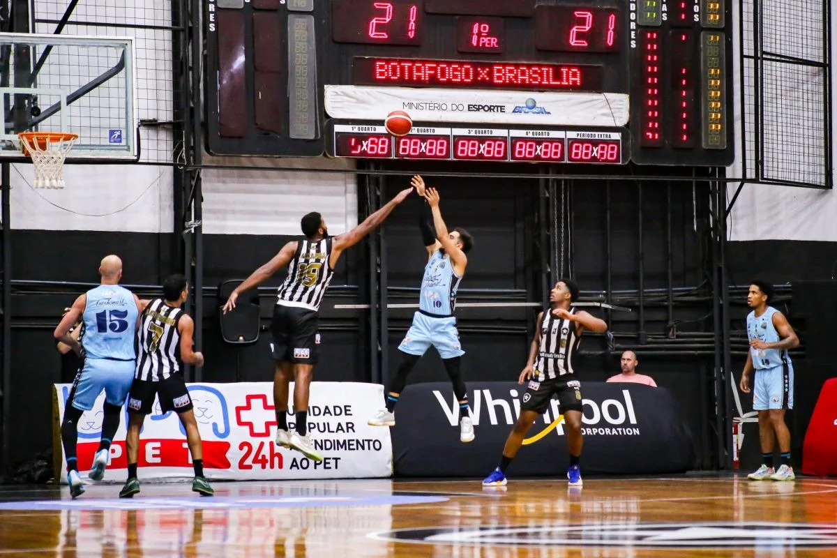 Lucas Lacerda renova com Brasília Basquete e vai para terceira temporada no clube