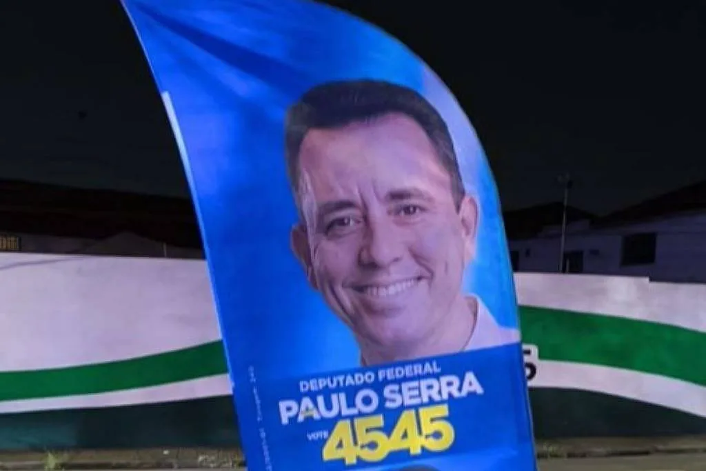 Justiça manda retirar propaganda de presidente do PSDB por omitir partido