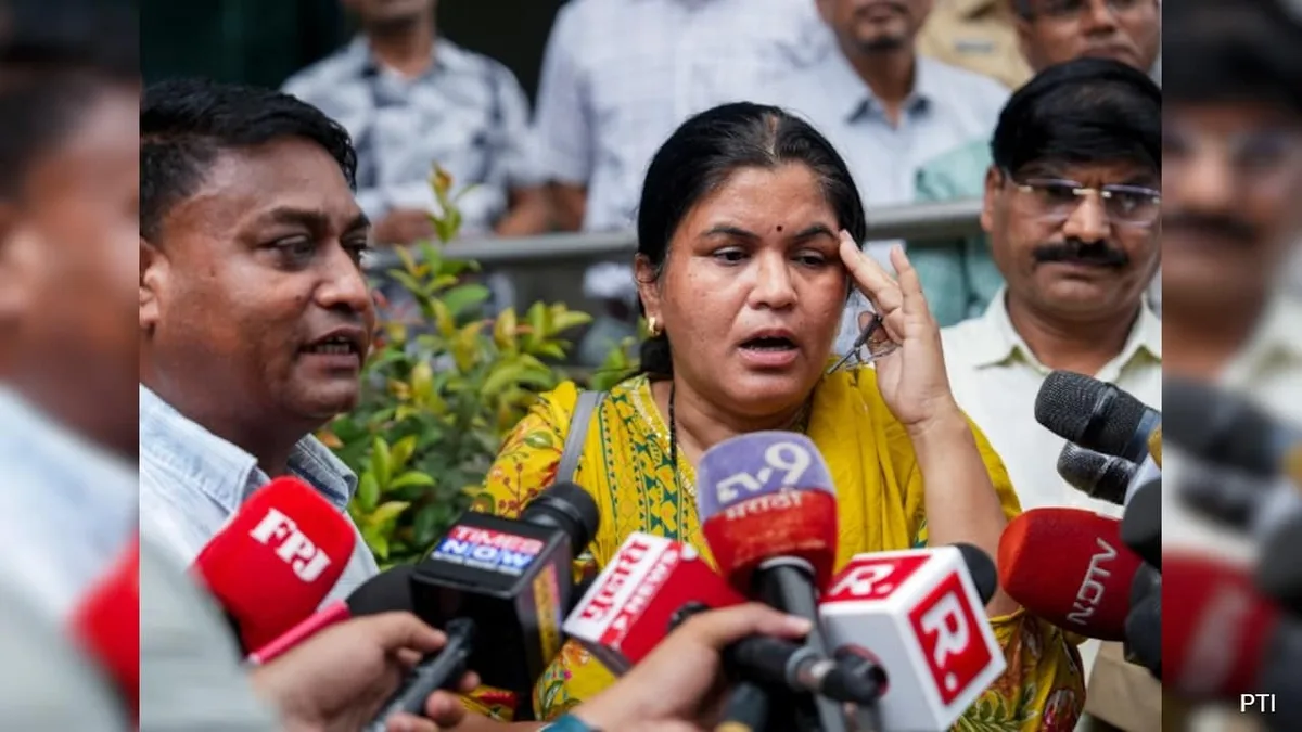 IIT Bombay Student's Parents To Begin Hunger Strike At Azad Maidan