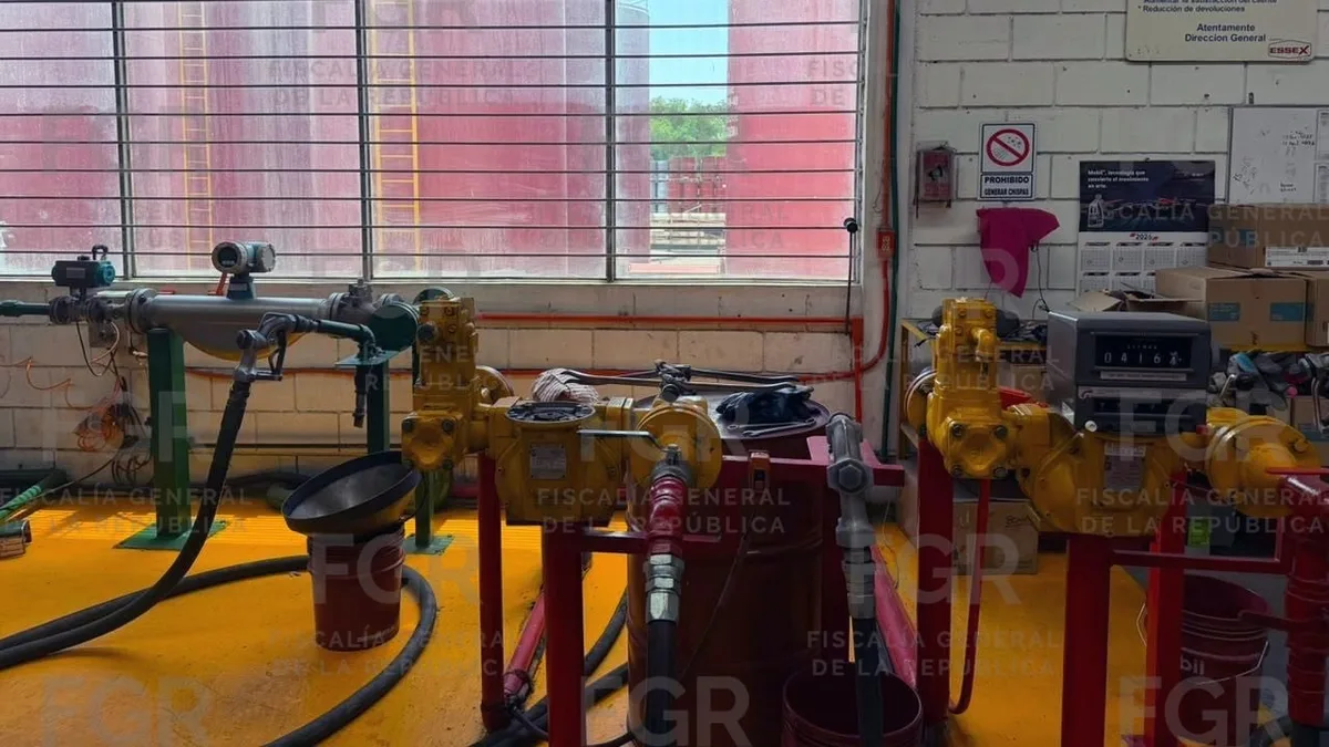 Encuentran almacén de ‘oro negro’ en Nuevo León: Aseguran 2.3 millones de litros de huachicol