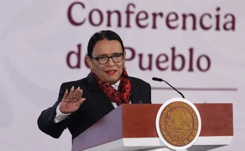 Rosa Icela reacciona a la campaña de espectaculares en Chihuahua; letreros de “IMSS y nada es lo mismo” llegan a la mañanera