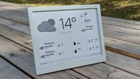 heise+ | TRMNL (X): E-Paper-Infodisplay mit Akku und ohne Ablenkungen im Test
