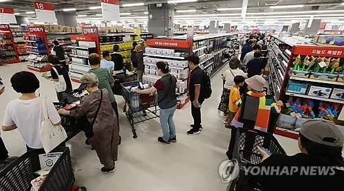 홈플러스 "점포 19개 매각·담보대출로 채권 갚아 정상화할 것"