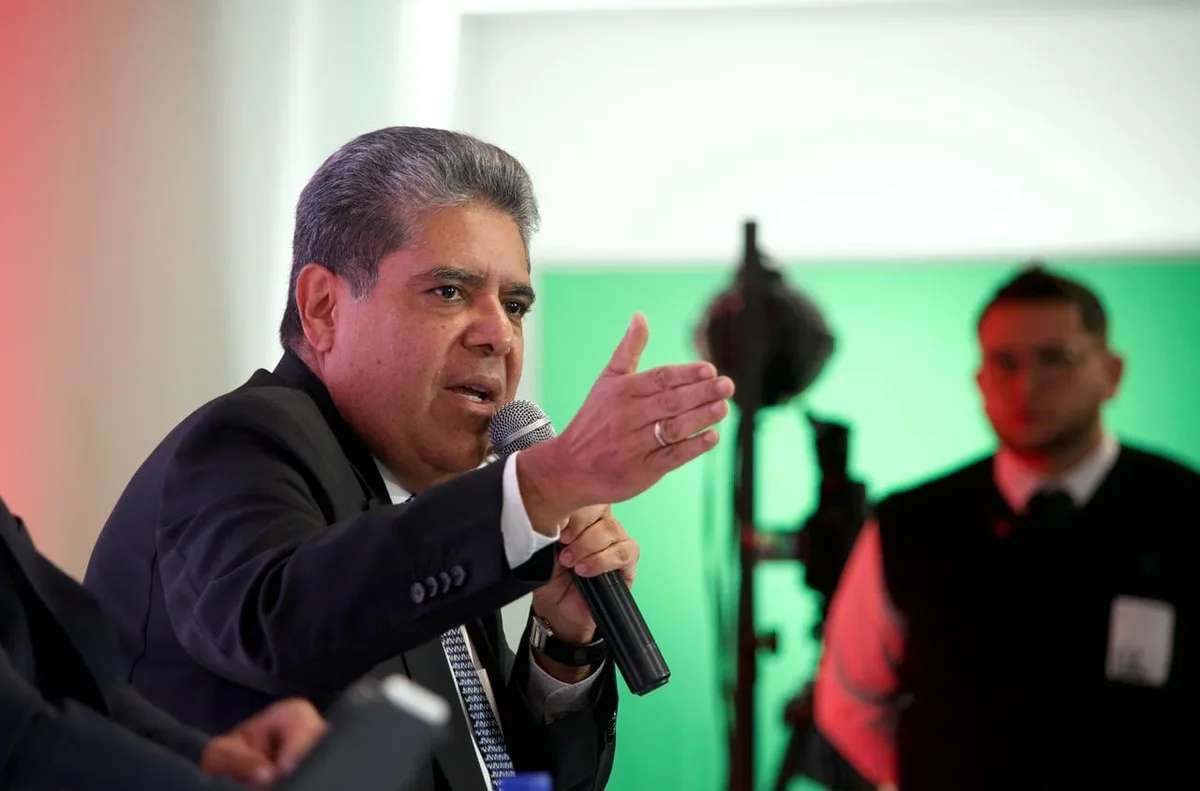 Excontralor general se refirió al despido de más de 300 funcionarios en la entidad: “Con $40.000 millones se sostiene la planta”