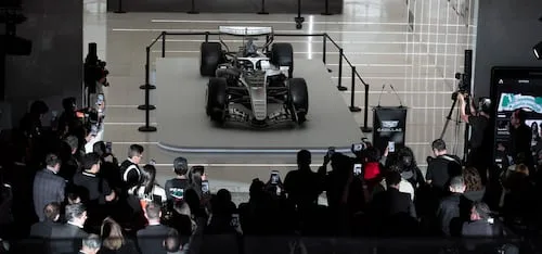 Cadillac de Checo Pérez; dónde y hasta cuándo ver su réplica exacta
