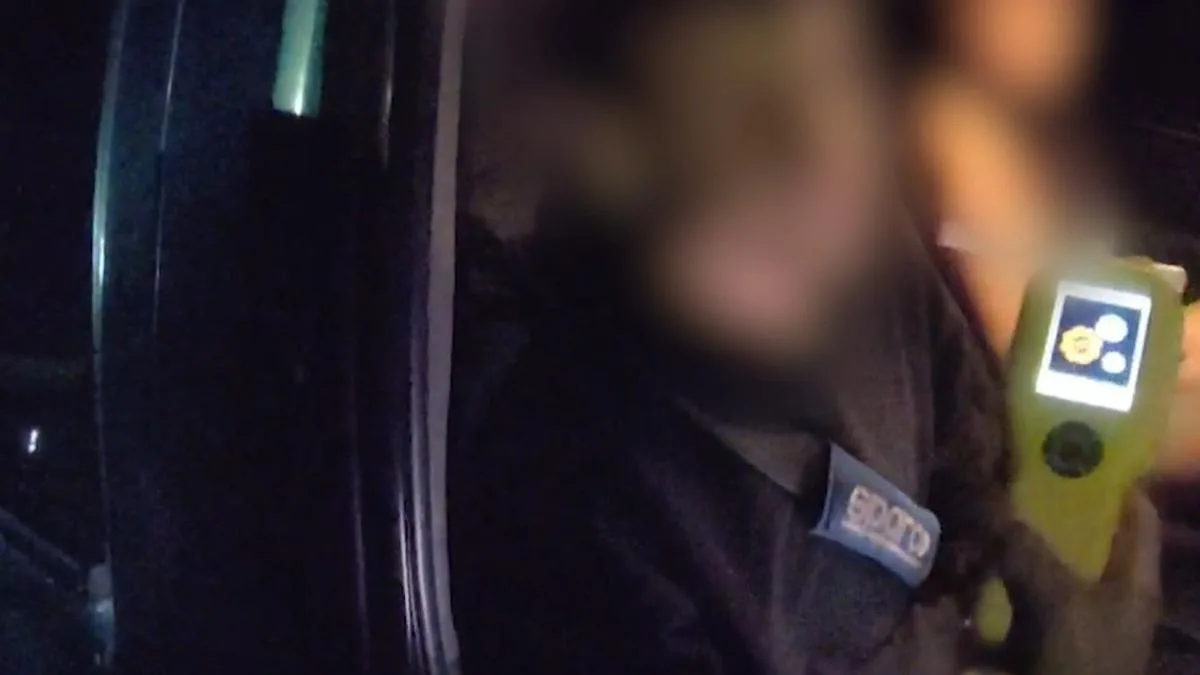 Cops spot teen driver ‘drifting’ in ute while intoxicated, carrying seven passengers