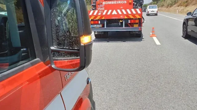 Incêndio deflagra em fábrica de pellets no concelho de Alcácer do Sal