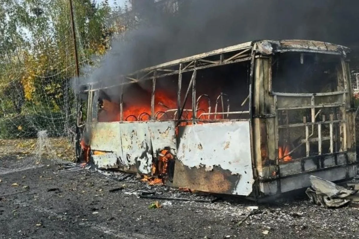 Ataque russo contra ônibus com civis na Ucrânia deixa 33 mortos
