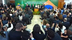 Lula sanciona o projeto de lei do Redata