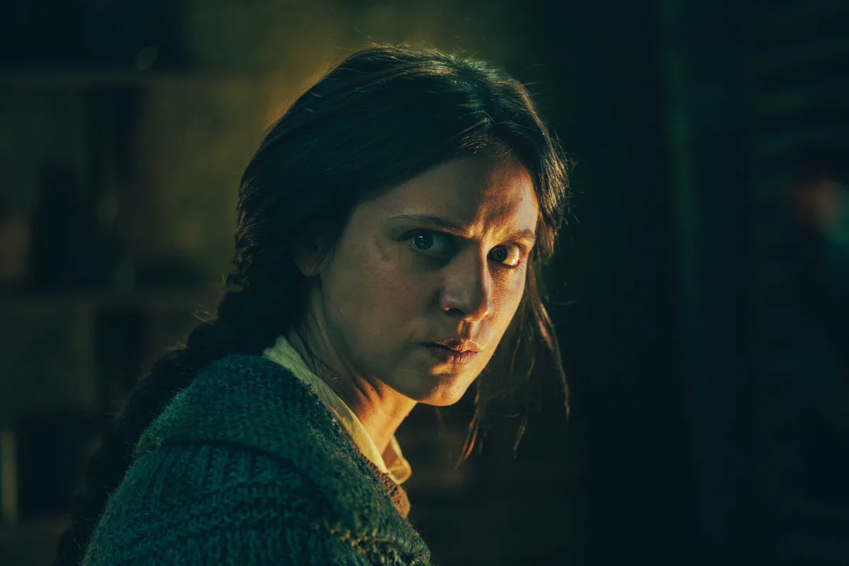 La película que tiene como referentes a Polanski y Shyamalan. Crítica de 'El nido', "no es redonda, pero tiene personalidad. Y eso ya es decir mucho"