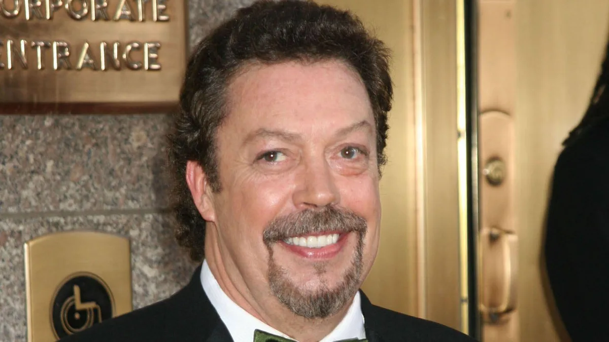 Los amigos de Tim Curry hablan de sus últimos años enfrentándose a las secuelas de un derrame cerebral: “No tenía miedo a la muerte”
