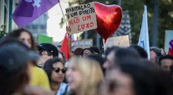 Milhares concentram-se em Lisboa contra o custo de vida e da habitação
