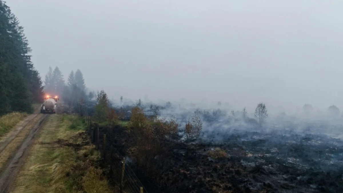 Behörden: Feuerwehr will Brand im Osten Belgiens „endgültig einkreisen“