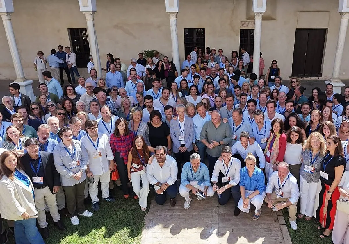 Los 23 alcaldes del PP en la provincia de Sevilla se presentarán a las municipales de 2027
