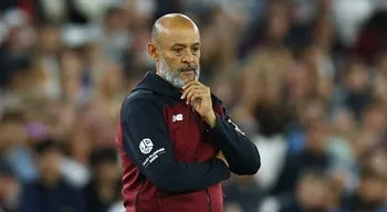 Nuno Espírito Santo eleito melhor treinador de setembro do Championship