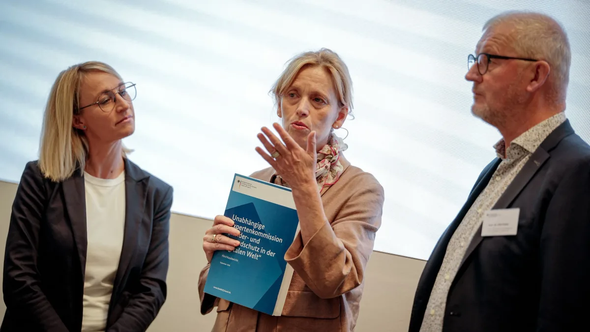 Social Media: Prien will KI-Seepferdchen und Altersgrenze einführen