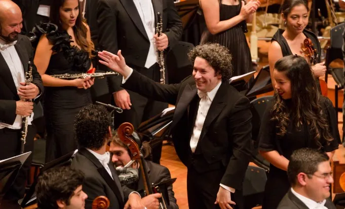 Dudamel inicia en París su puesta de largo internacional con la Filarmónica de Nueva York