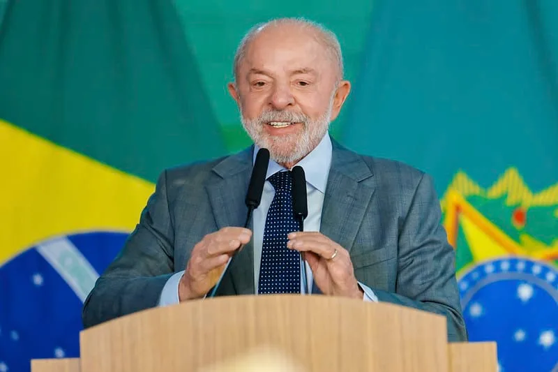 Datafolha: Lula abre 25 pontos sobre Flávio Bolsonaro entre beneficiários do Bolsa Família