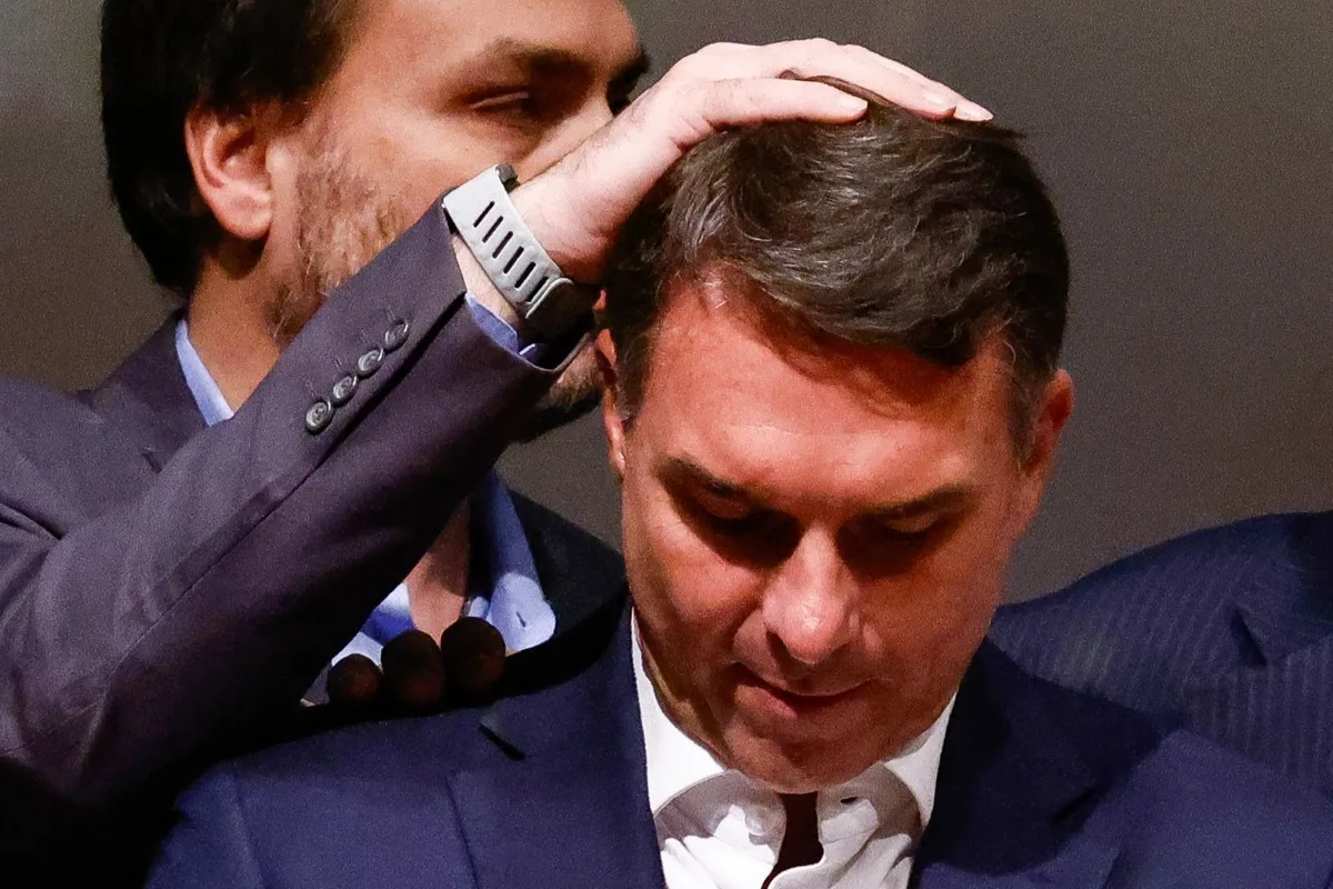 JOTA Principal | PL e partidos do centrão já disputam espaço em eventual governo Flávio