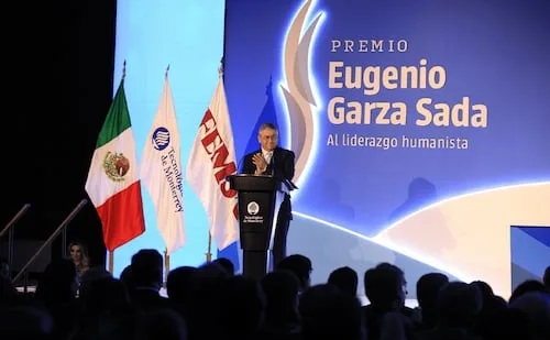 Homenaje al liderazgo y cultura empresarial: FEMSA y Tecnológico de Monterrey premian proyectos con impacto social