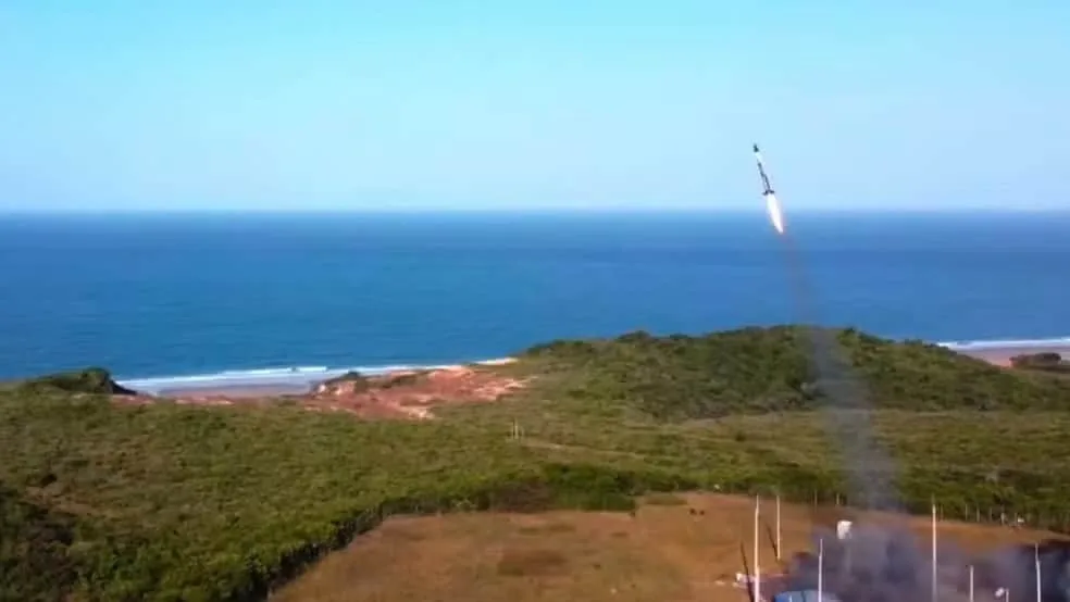 Por que FAB derrubou foguete sul-coreano 35 segundos após decolagem em Alcântara