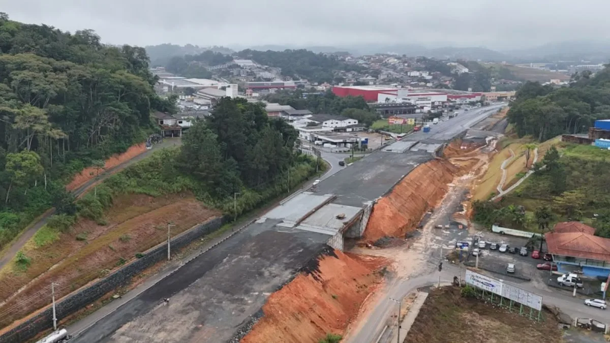 Após fantasma da paralisação voltar a assombrar, DNIT anuncia prazo para destravar duplicação da BR-470 em SC