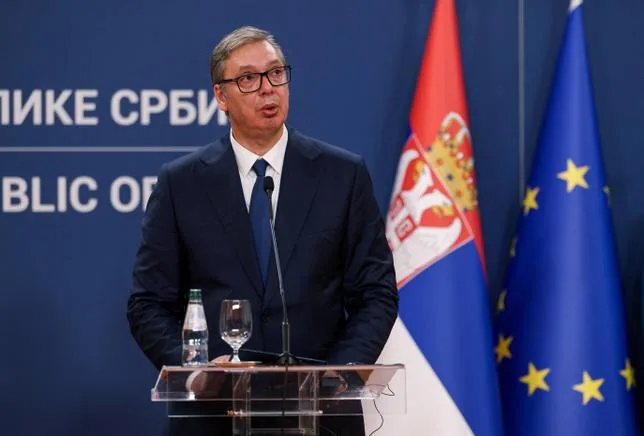 En Serbie, Vucic sort le carnet de chèques avant les élections législatives anticipées