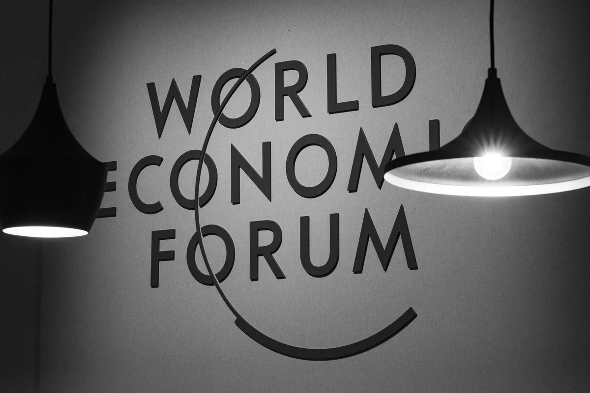 Los economistas prevén una mejora de la economía mundial, pero con la incertidumbre todavía acechando