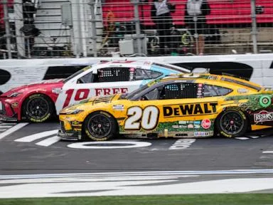 Chase Briscoe holds off teammate Christopher Bell in Charlotte to win 2nd straight playoff race