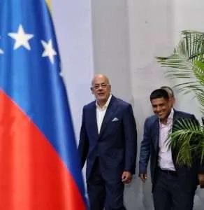 Parlamento respaldó convenio petrolero con EEUU