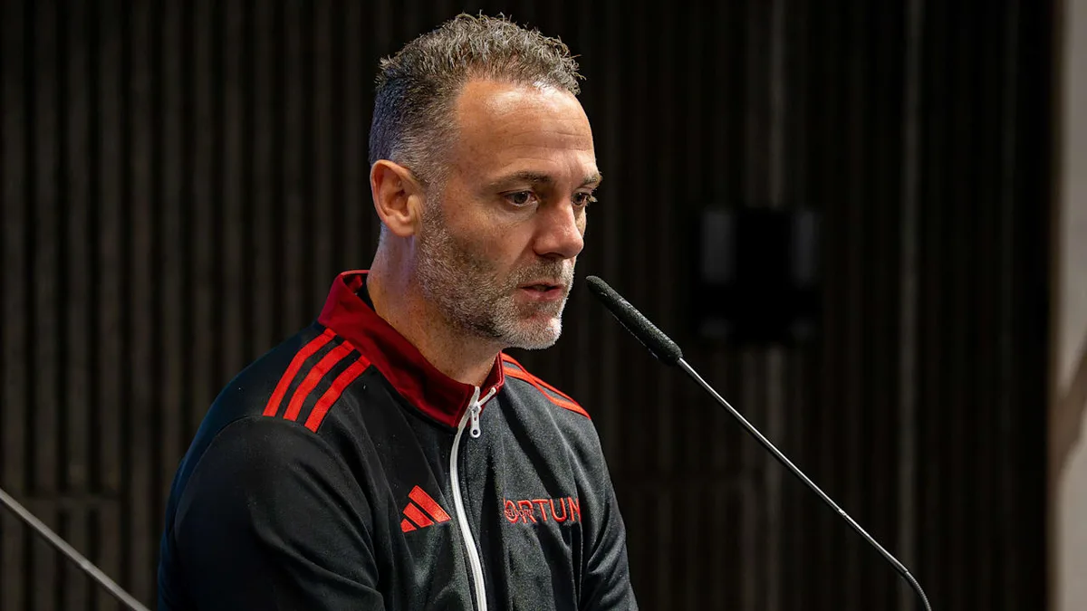 Vereins-Legende wird Nachfolger - Fortuna Düsseldorf feuert Trainer!
