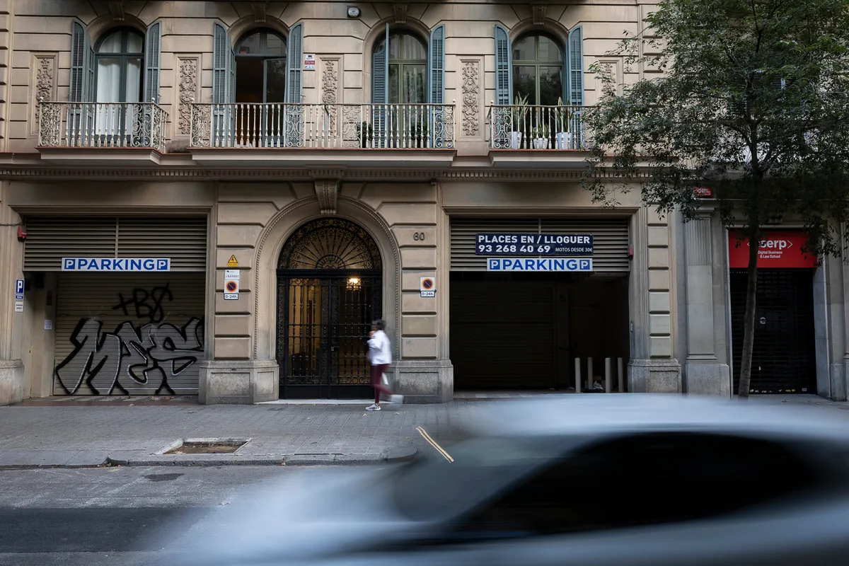Los nuevos pisos de Barcelona tendrán limitadas las plazas de aparcamiento en función de la cercanía al transporte público