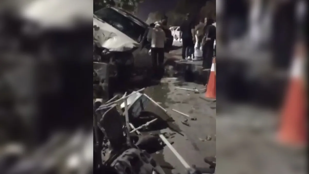 4 killed after speeding car crashes into pro-government rally in Iran