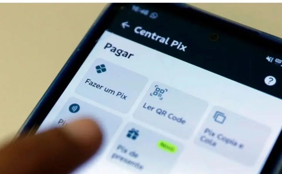 Pix terá novas regras para fraudes, cobrança híbrida e contas-salário; entenda