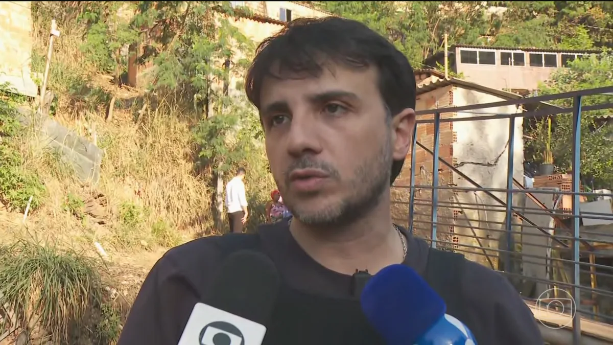 Renan Santos, candidato à Presidência pelo Missão, faz campanha em Minas Gerais
