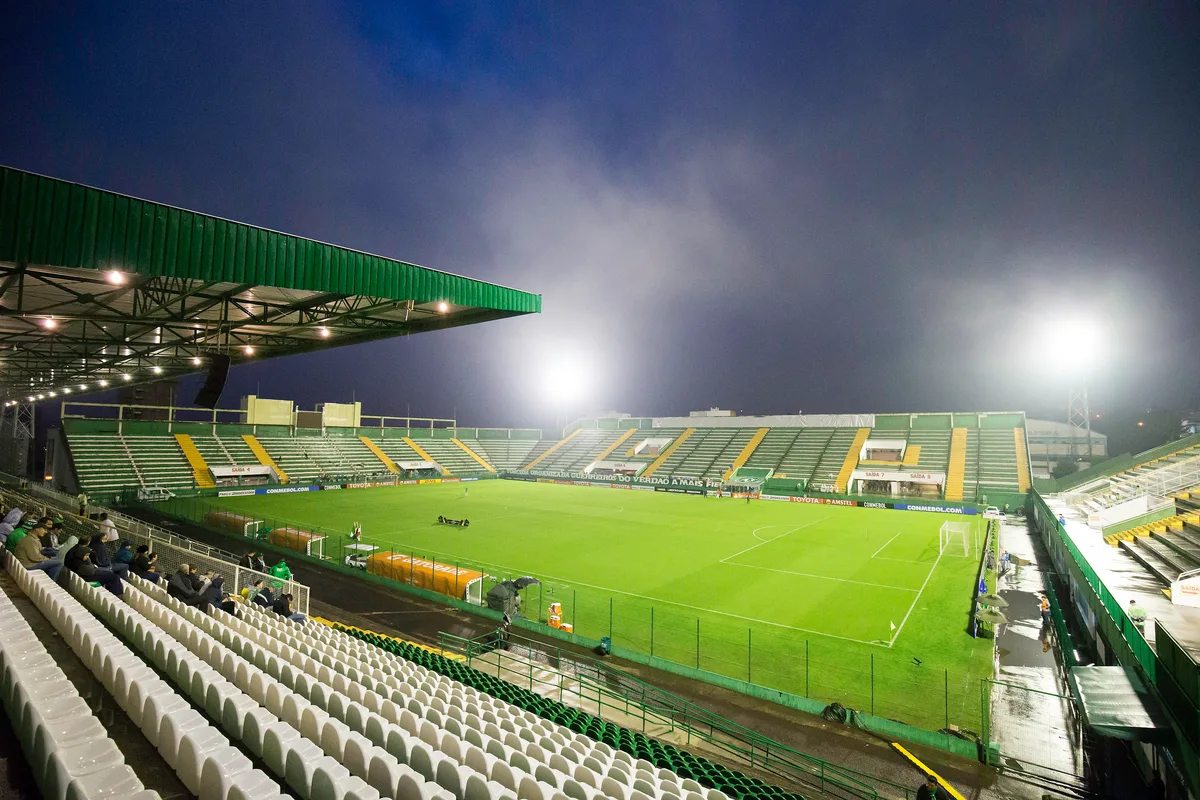 Chapecoense x São Paulo no Brasileirão: onde assistir, horário e escalações