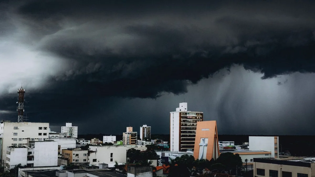 Mais de 1.600 municípios do Sul entram em alerta para tempestades severas com avanço de frente fria e ciclone extratropical nesta sexta (28)