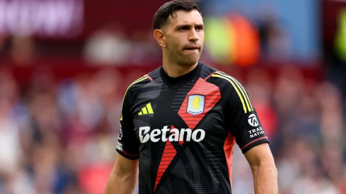 Chelsea mira Dibu Martínez para reforçar o time e abre conversas com Aston Villa