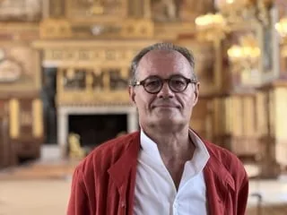 RENCONTRE. Camille Pascal, romancier fasciné par la comédie du pouvoir