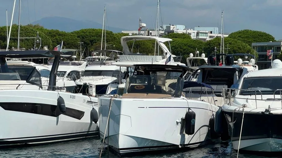 Vitesse excessive, règles de sécurité : on en sait plus sur la collision de deux navires dans les Alpes-Maritimes