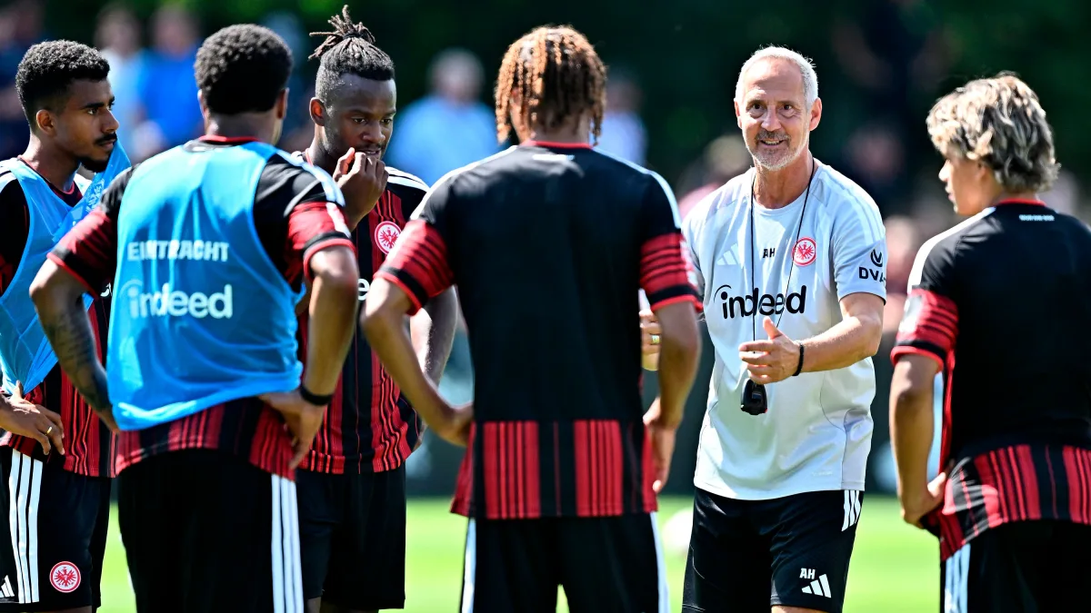 Adi Hütters Kader: Tage der Entscheidungen bei Eintracht Frankfurt