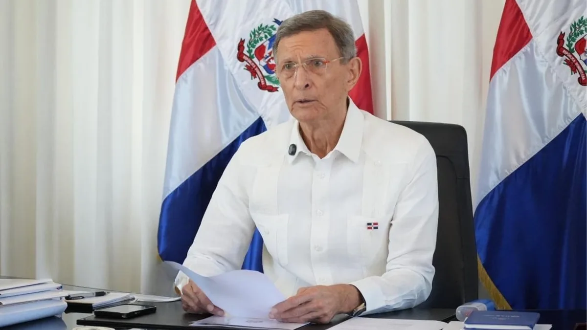 República Dominicana: Aceptan la renuncia del canciller Roberto Álvarez y nombran a Ito Bisonó