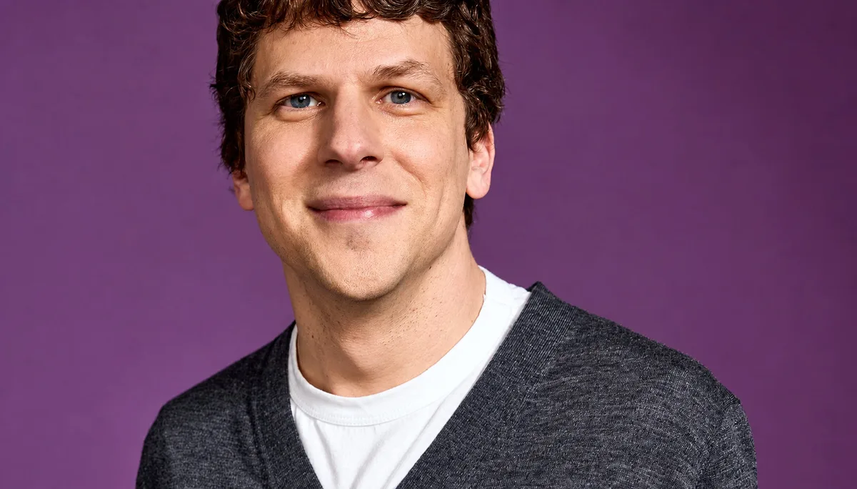 Jesse Eisenberg, actor y director: "Tengo que decir que me volví completamente loco y viví la peor experiencia de toda mi carrera en 'Bienvenidos a Zombieland'"