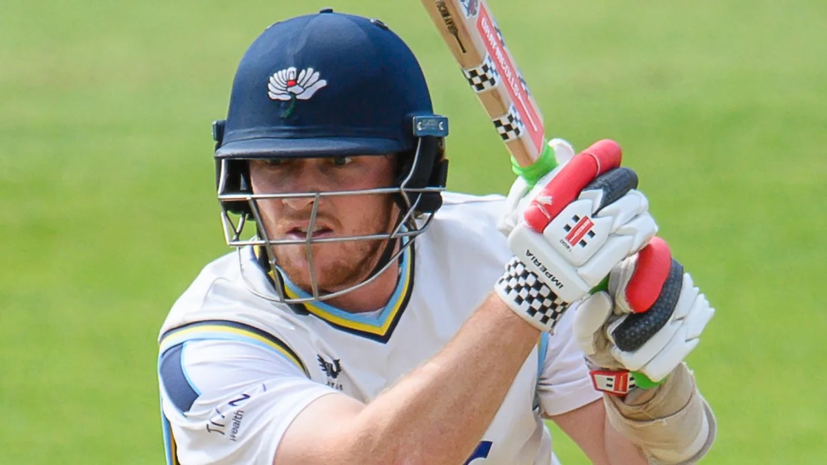 Somerset's title hopes hit while Stokes stars with ball for Durham