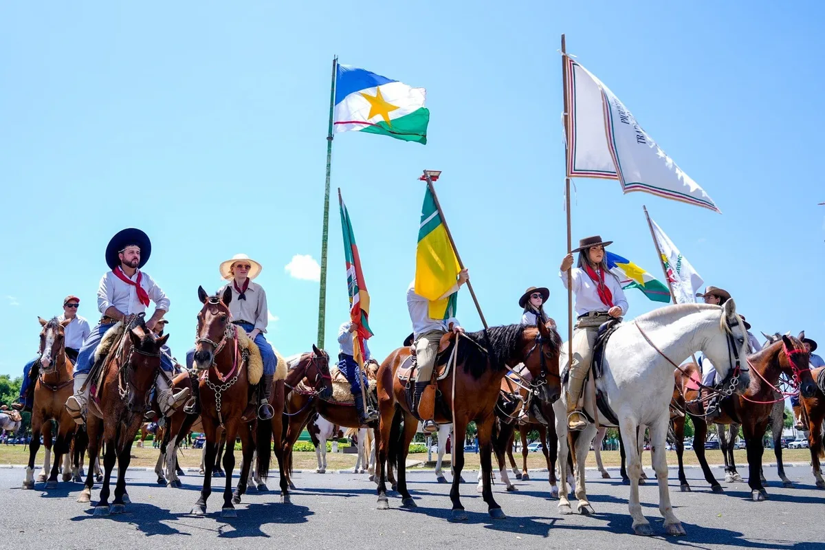 Cavalgada marca celebração do Dia do Gaúcho e encerramento da 38ª Semana Farroupilha em Roraima