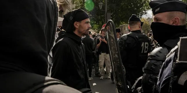 EN DIRECT, mouvement lycéen : 147 membres de l’éducation nationale ont été blessés depuis le début de la mobilisation, 214 lycées restent fermés mardi, annonce le ministère