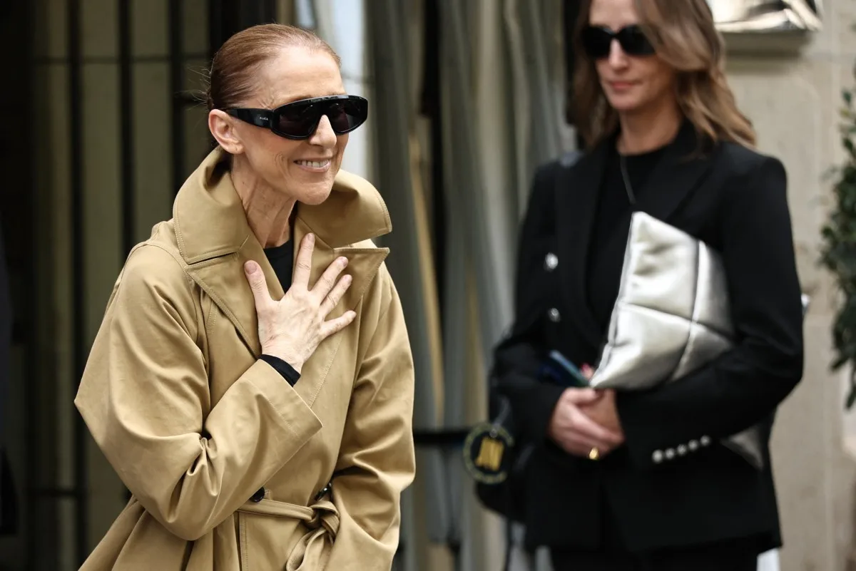 Céline Dion chega à França para retorno aos palcos após 6 anos