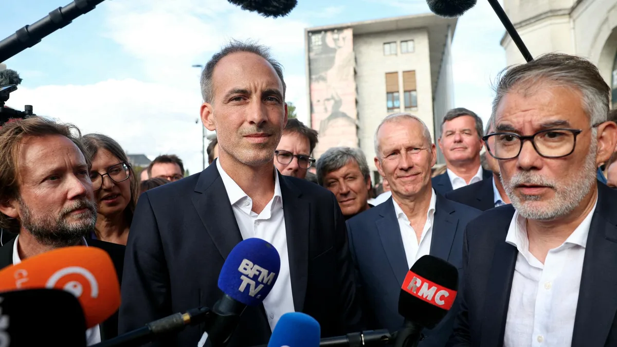 Présidentielle 2027 : à Blois, la rentrée du PS parasitée par l’affrontement à venir entre Faure et Glucksmann
